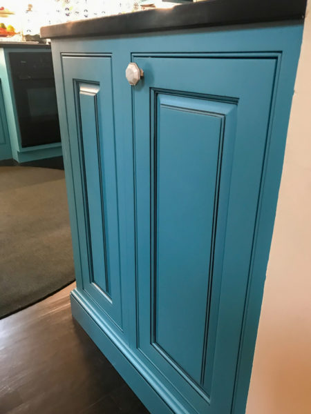 Beaded Inset, CRP-10 door with F007 & P-420, Hastings Drawer, Colonial 10, Crown 33, Lakeshore 6494 with Onyx pinstripe glaze, & 8' ceiling