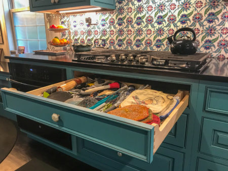 Beaded Inset, CRP-10 door with F007 & P-420, Hastings Drawer, Colonial 10, Crown 33, Lakeshore 6494 with Onyx pinstripe glaze, & 8' ceiling