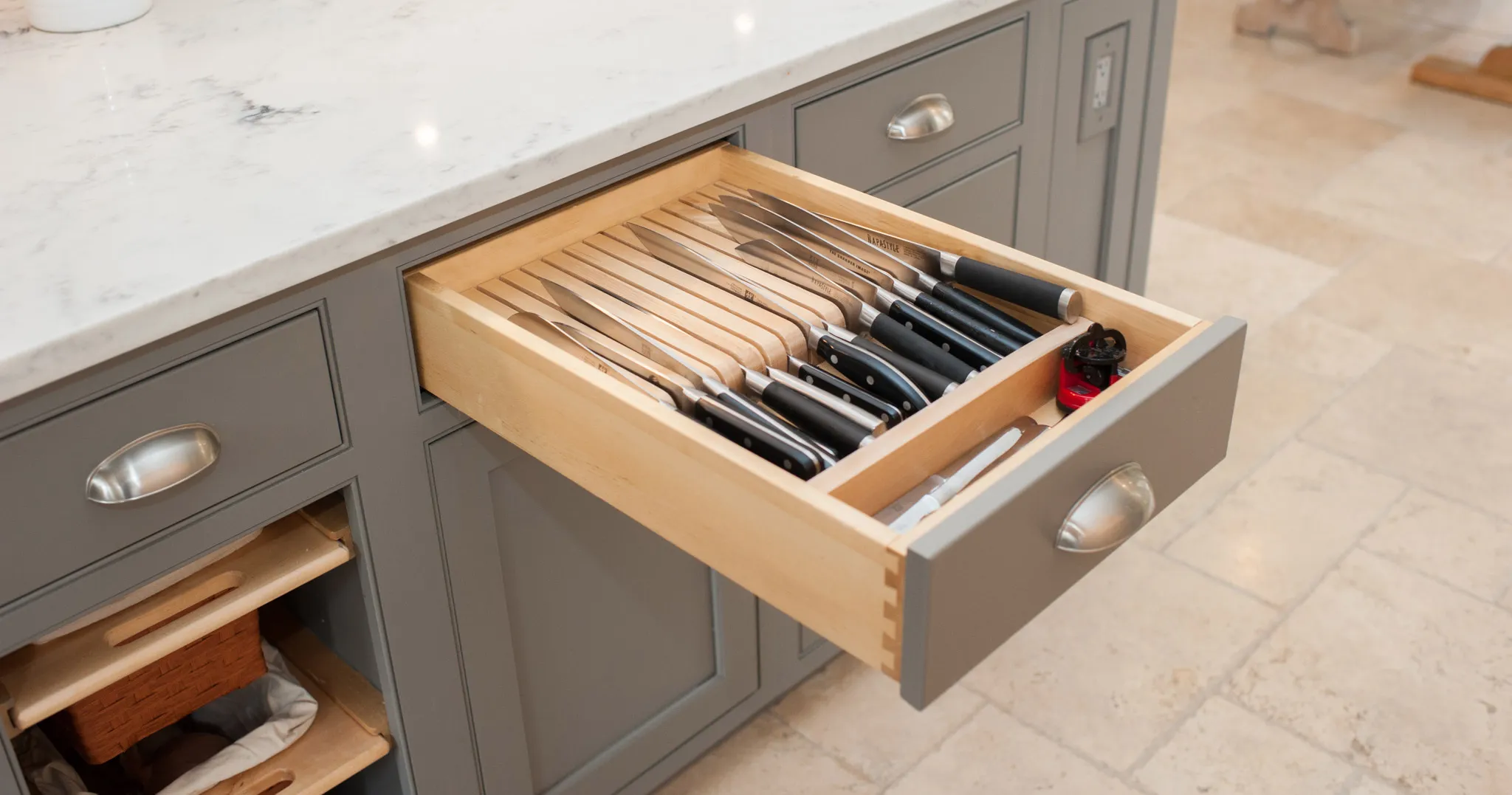 Premium RTA Hardware & Assembly Joint