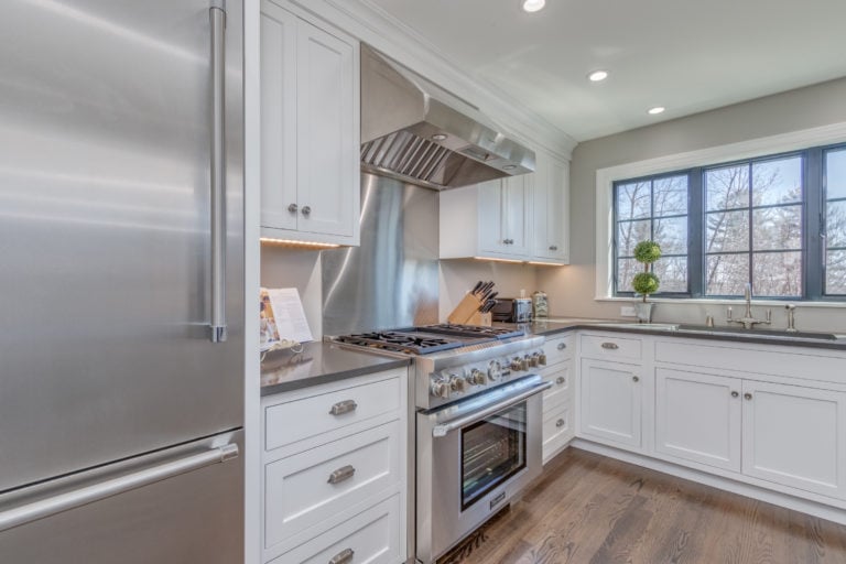 white kitchen cabinets