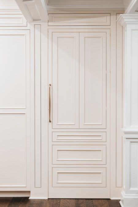 Beaded Inset, CRP-10797 doors/drawers, Crown: 10 inch Slab frieze, Colonial 10, 1238 & Base Cap 860, Crystal White