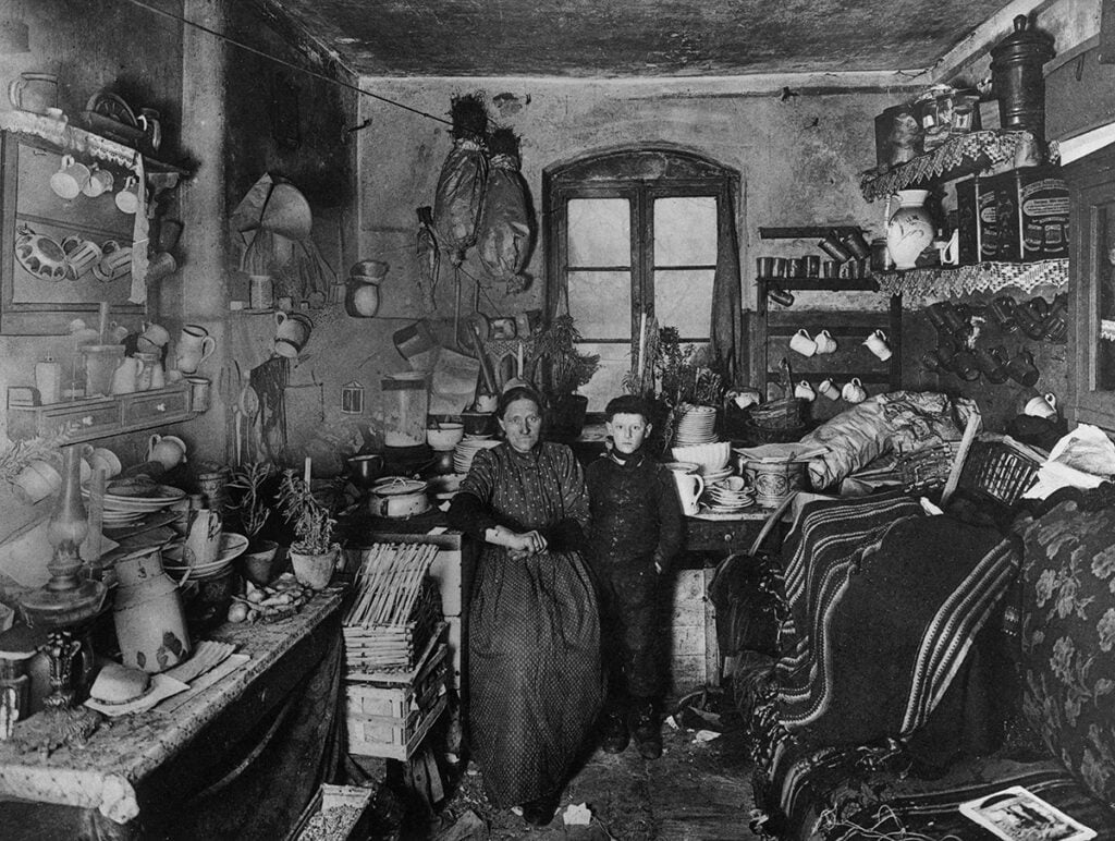 1908 tenement kitchen