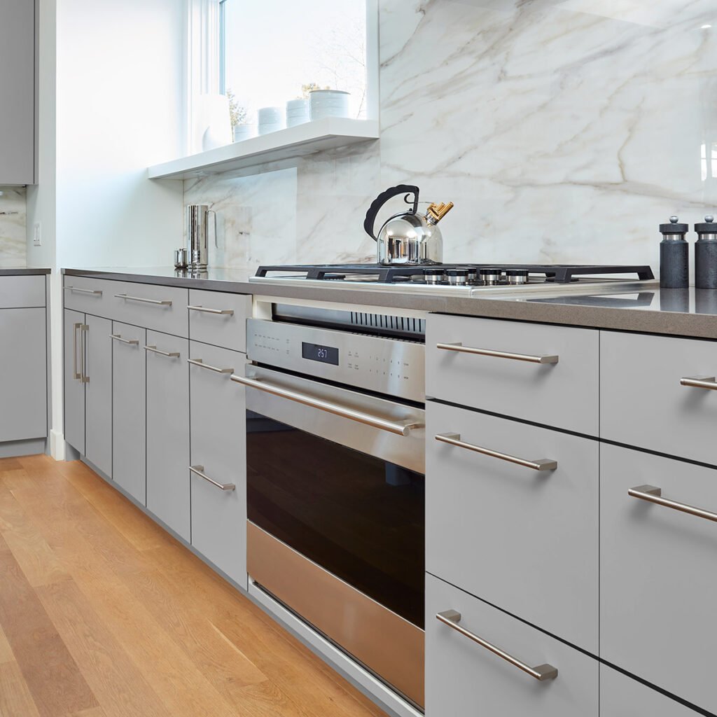 Full access cabinets in a kitchen