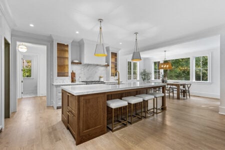 Flush Inset, TW-1038 doors & drawerfronts (top slab), Perimeter Arctic White Colourtone, trim sourced by customer, Island CRP-10 doors/drawerfronts (top slab), White Oak, Autumn wiping stain, Colonial Base 10