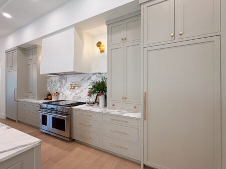 Flush Inset, Hearthstone Grey Colourtone, Albany doors & drawerfronts (top slabs), Slab Crown/Base trim