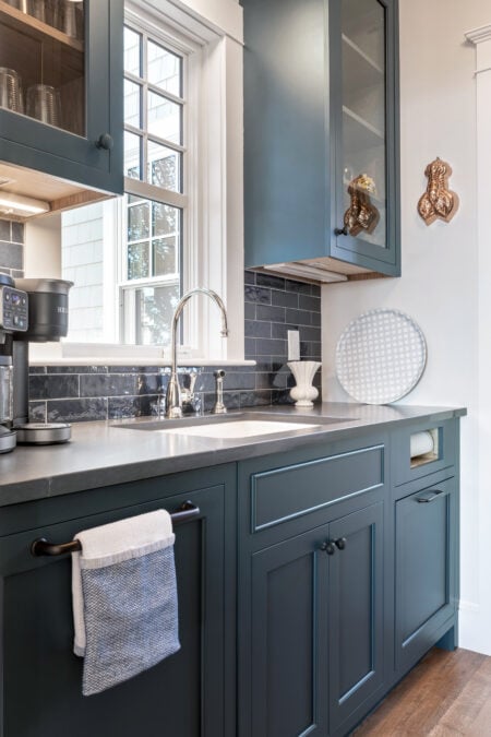 Flush Inset, Scullery SW 7615 Sea Serpent, TW-10 door (regular bead), slab drawerfronts, Crown 24, Colonial Base 10