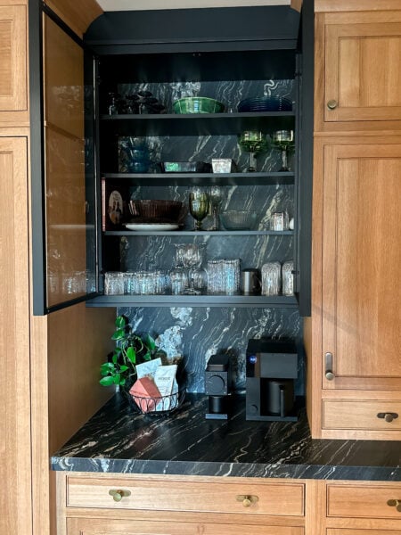 Flush Inset, Natural QS White Oak, Madison doors, Madison & Slab drawerfronts (L297 edge), Bev nook Ebony Colourtone, Large Cove Crown 2618, Inset Light Rail 2671, Beaded Base 381