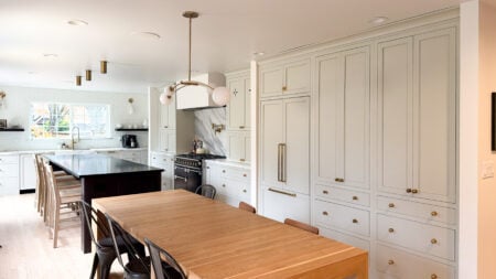 Flush Inset, Madison Doors, Slab Drawerfronts, Perimeter Heron Colourtone, Island Cherry, Espresso Wiping Stain, Cove Crown 1524