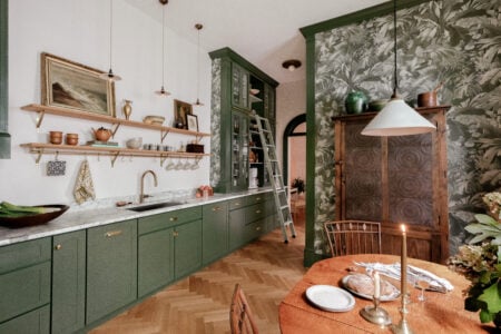 Full Overlay, Amesbury door & drawerfront, Unf Hard Maple (painted onsite SW Rockwood Dark Green), Custom millwork/hood by customer